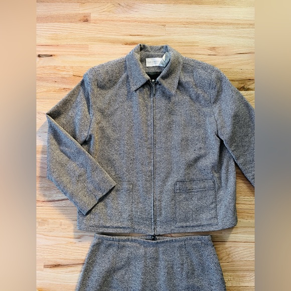 Liz Claiborne silk and wool suit - Picture 5 of 5